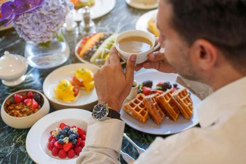 Hotel Cafe Royal - Facilities and Amenities