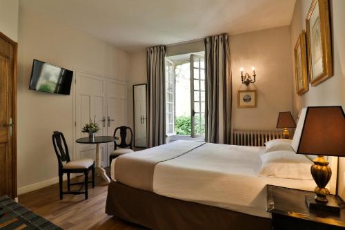 Hotel Du Midi - Facilities and Amenities