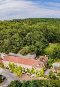 Hotel Le Cro-Magnon - Dining Experience at the Hotel