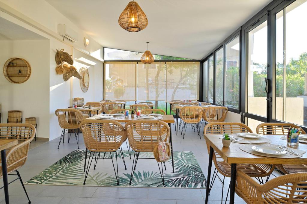 Hotel LEscale Côté Port - Amenities and Services