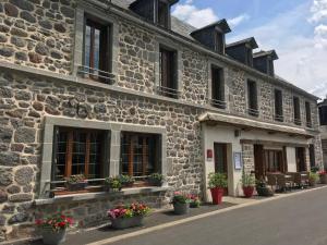 Hotel Restaurant Du Plomb Du Cantal - Dining Experience