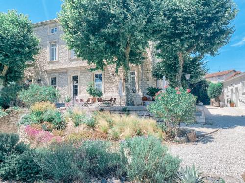 Hotel Savel - Amenities and Services