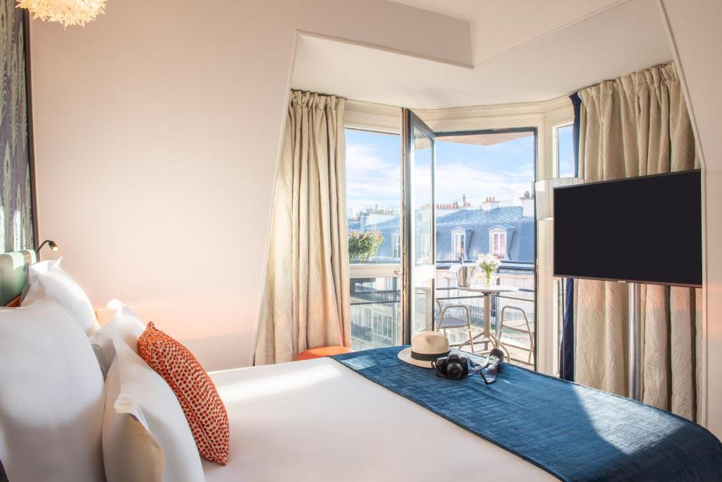 Hotel Yllen Eiffel - Accommodations and Amenities