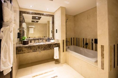 Jannah Burj Al Sarab - Amenities for Guests