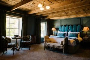 Le Petit Chateau & William De Percy - Dining Experience