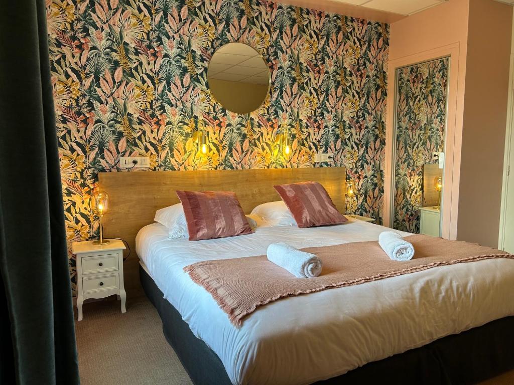 Logis Hotel De Paris - Location and Accessibility