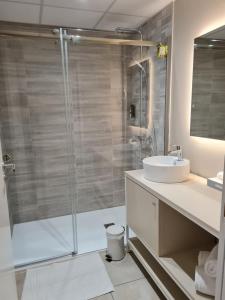 Logis Hotel L'amandier - Dining Options