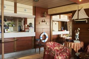 Logis Hotels - At the Silver Fish - 3-Star Hotel and Restaurant - Dining Options