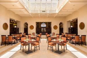 Miramar Al Aqah Beach Resort - Dining Options