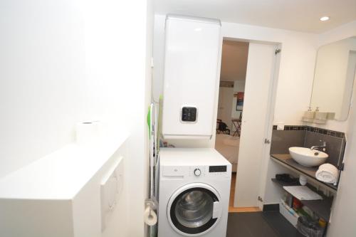 Opera-Bourse Studio - House Rules and Policies