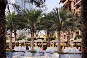 Palace Downtown - Dining Choices