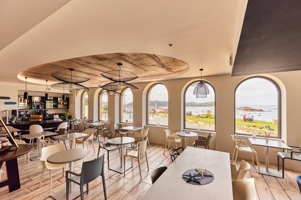 Pavilion of the Beach - Facilities and Amenities