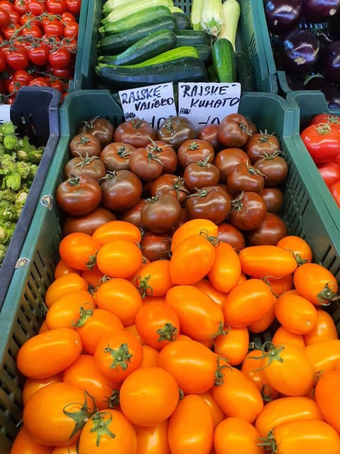 Prague: Famous Markets of Prague Tour - Exploring Holesovická Tržnice