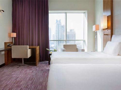 Pullman Dubai Jumeirah Lakes Towers - Dining Experiences