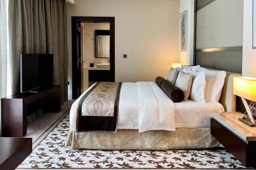 Renaissance Business Bay Hotel, Dubai - Dining Options