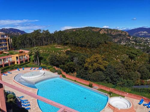 Rousseau - Amenities and Services