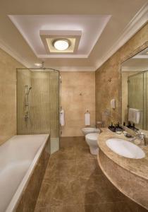 Royal Rose Abu Dhabi, a Curio Collection by Hilton Affiliated Hotel - Guest Experience