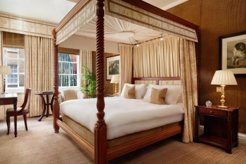 Rubens At The Palace - Dining Options Available
