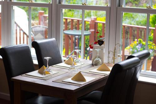 The Elks Head Inn - Dining Options