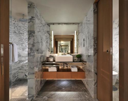 The Hari London - Amenities and Services