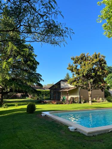 The Jasmine - Amenities and Services