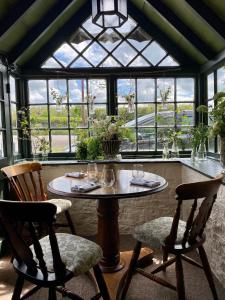 The Lion at West Pennard - Amenities and Services