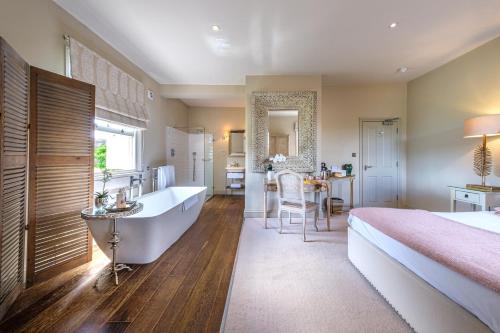 The Packhorse Inn - Amenities and Services