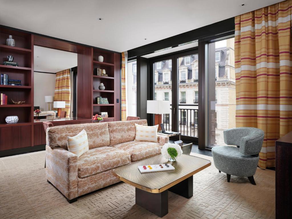 The Peninsula London Review