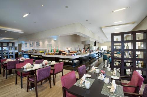 The Tower Plaza Hotel Dubai - Dining Options