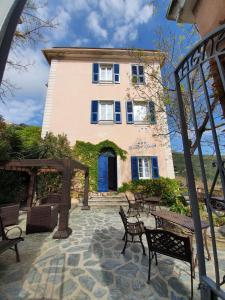 U Santagnellu Translates to "Saint Agnellus." - Accommodation Options