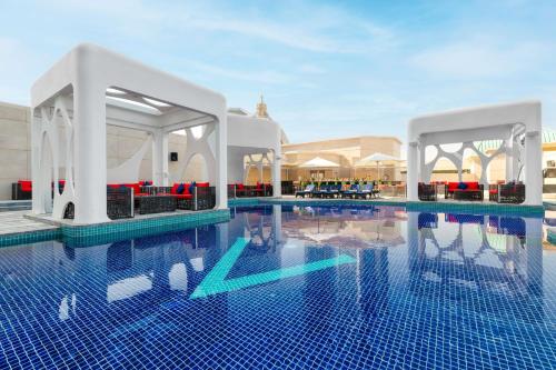 V Hotel Dubai, Curio Collection by Hilton - Amenities and Facilities
