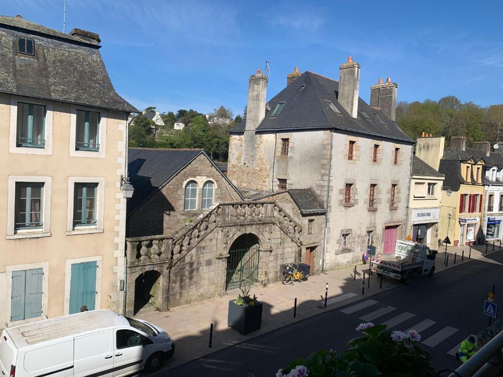 Vintage Hotel - Amenities and Services