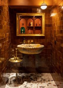 Abbey Hotel Lyon - Boutique Hotel - Policies and Accessibility