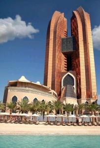 Bab Al Qasr Residence - Location Highlights