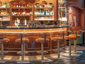 Boudoir of the Muses - Policies and Important Information