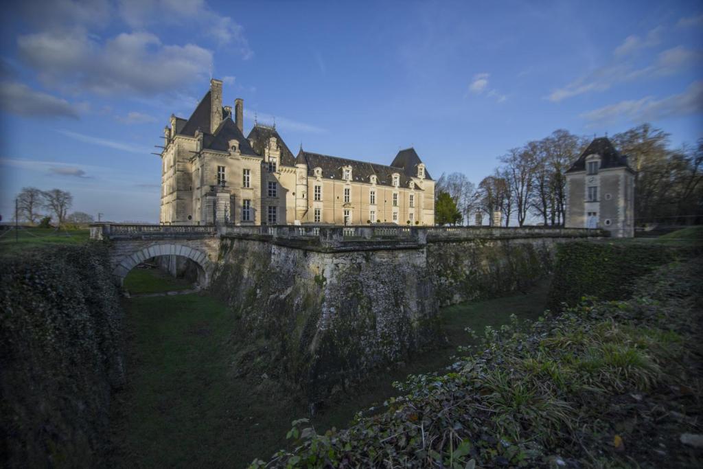 Chateau De Jalesnes - How To Book Your Stay