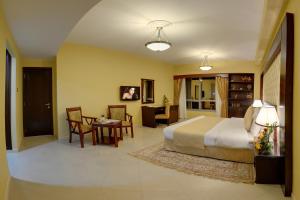 Deira Suites Deluxe Hotel Suites - Dining Options