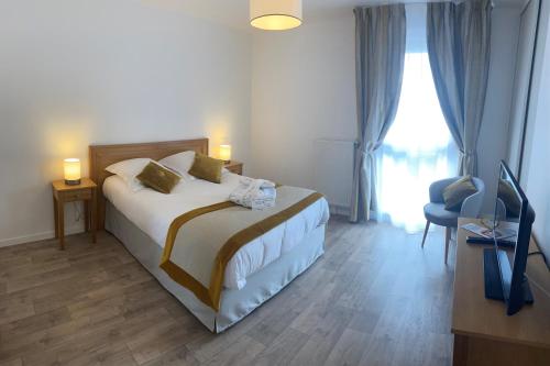 DOMITYS THE FLORAL NOTES - Unique Features and Services