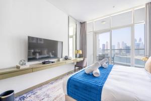 Downtown Ultra Luxury - Studio Suite - 5 Star Hotel Facilities- 15 Min Walk to Dubai Fountain - Management and Company Overview