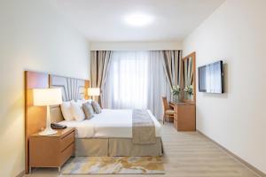 Golden Sands Suites - Amenities and Services