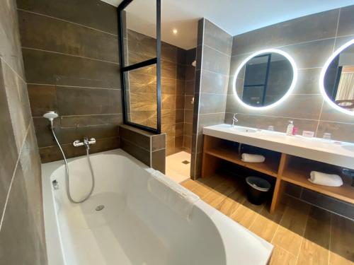 GOLF HOTEL - Dining Options