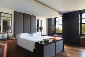 Grosvenor House Suites - Dining and Breakfast