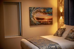 Hotel Holloway - Booking Information
