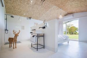 Hotel Lodge The Little Crown - Policies and Booking Information