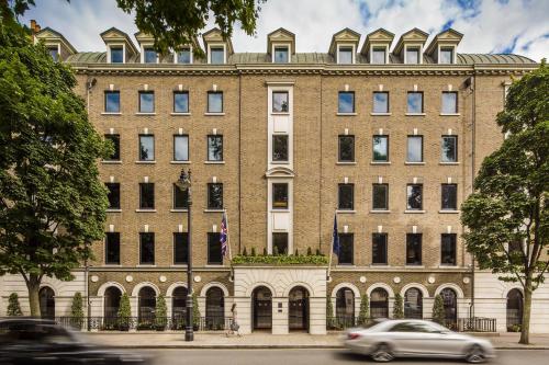HOW The Halkin - Nearby Attractions and Activities