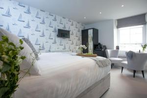 Leader, Maritime Suites, Brixham - Facilities and Services