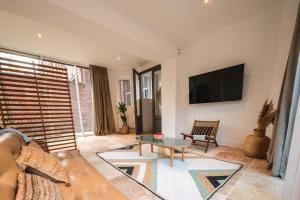 Maison Plaine Images - COLODGE - Facilities and Amenities