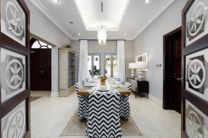 Maison Privee - Palm Jumeirah Beach Front XL Villa With Private Pool - Transportation Options