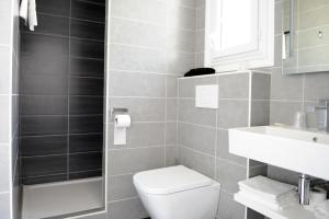 Manexenea - Booking and Contact Information