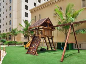 Mövenpick Hotel Jumeirah Beach - Dining Options
